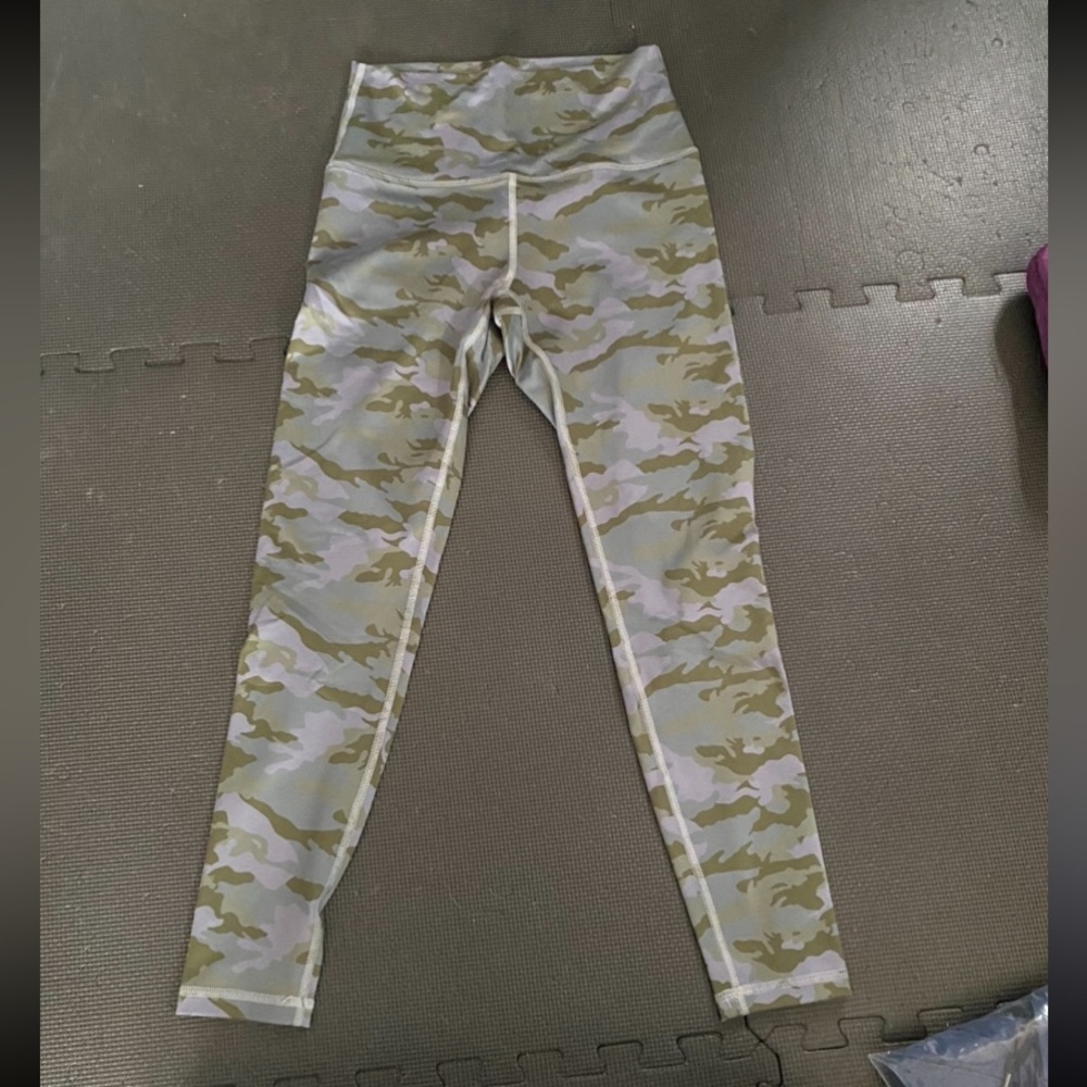 Fleo purple and green camo leggings, M